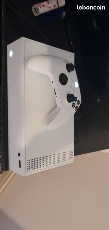 X box serie s 512gb avec manatte (image 2)