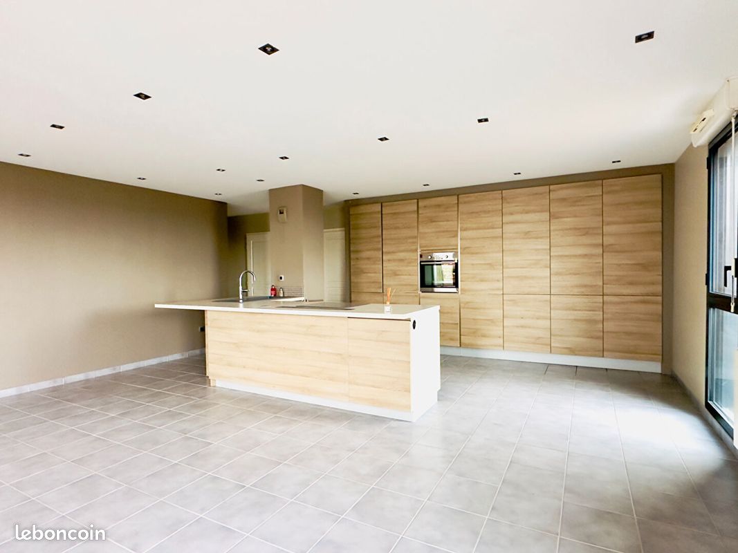 Appartement 3 pièces 90 m² · à Tourcoing · 90 m² · 225 000 €