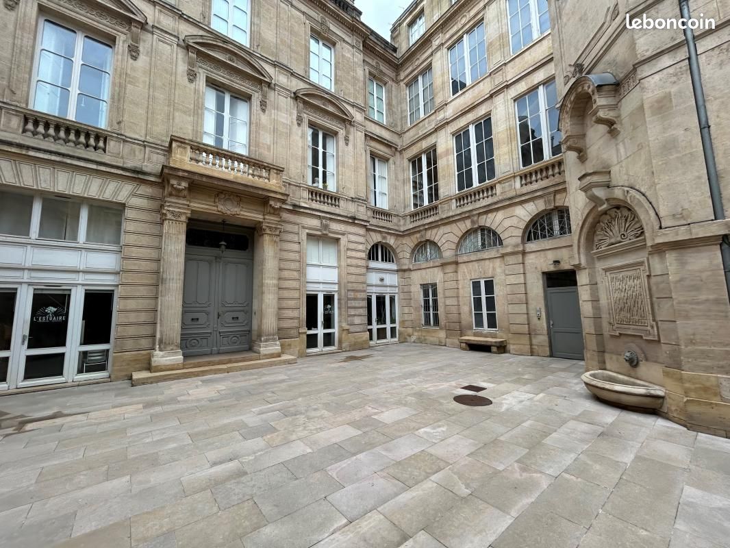 Appartement 3 pièces 95 m² · à Bordeaux · 95 m² · 1 696 €