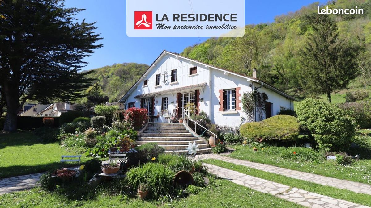 Maison 11 pièces 155 m² · à La Roquette · 155 m² · 340 000 €