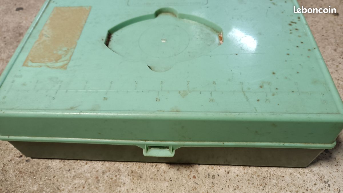 Lot 318 - Boîte à pêche Old Pal vintage avec accessoires, vert