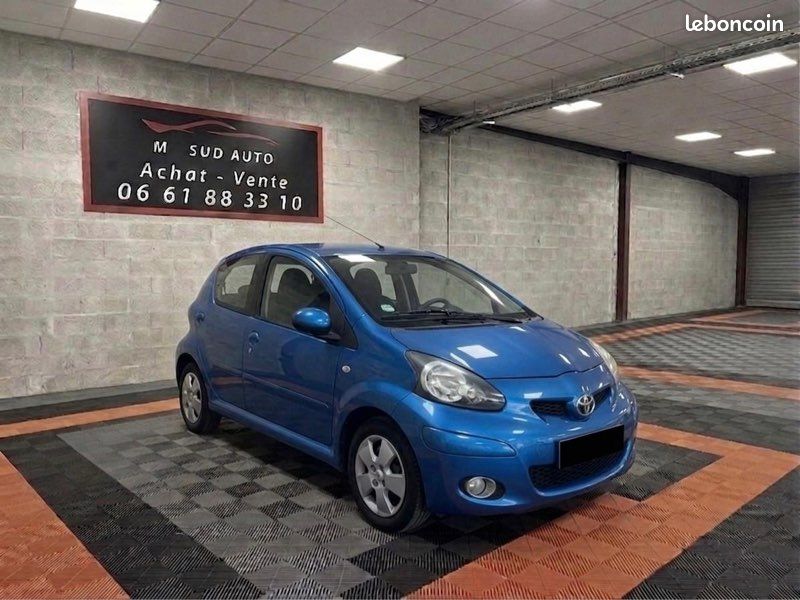 Toyota Aygo 1.0 Boite Automatique CarPlay en Option (image 1)