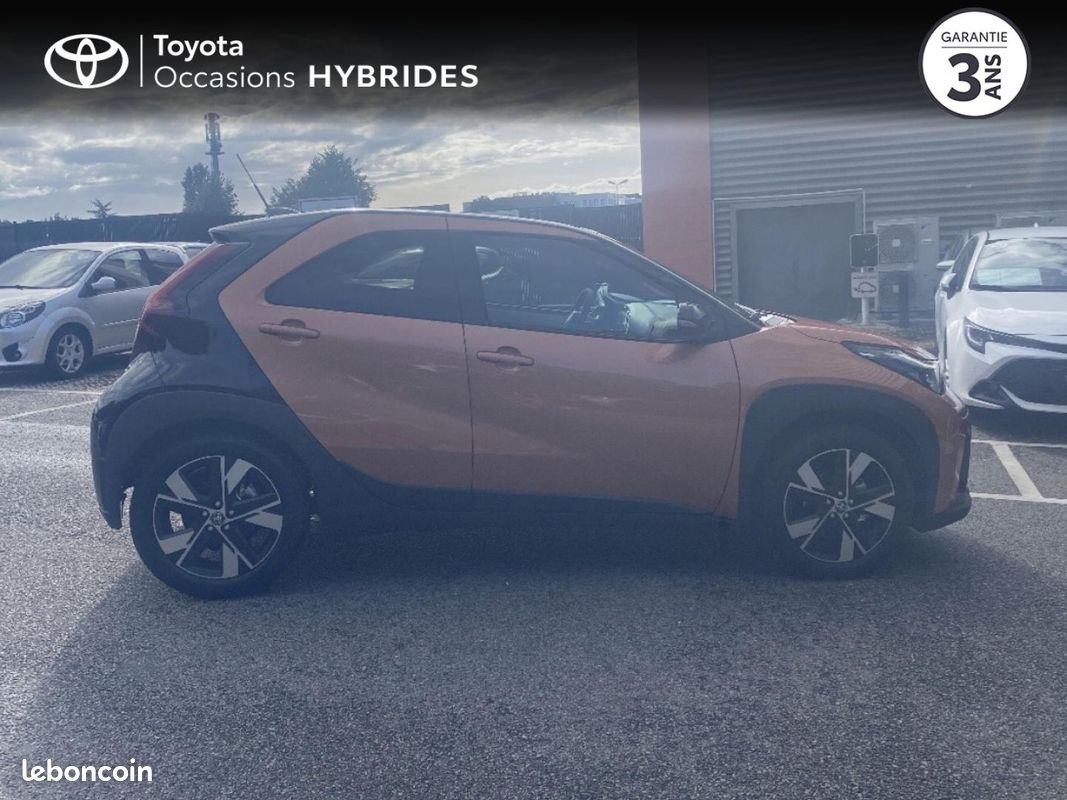 Toyota Aygo X 116h Graphic (image 17)