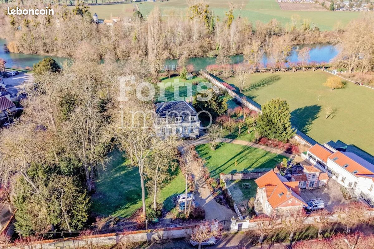Maison 14 pièces 495 m² · à Germigny-l'Évêque · 495 m² · 1 295 000 €