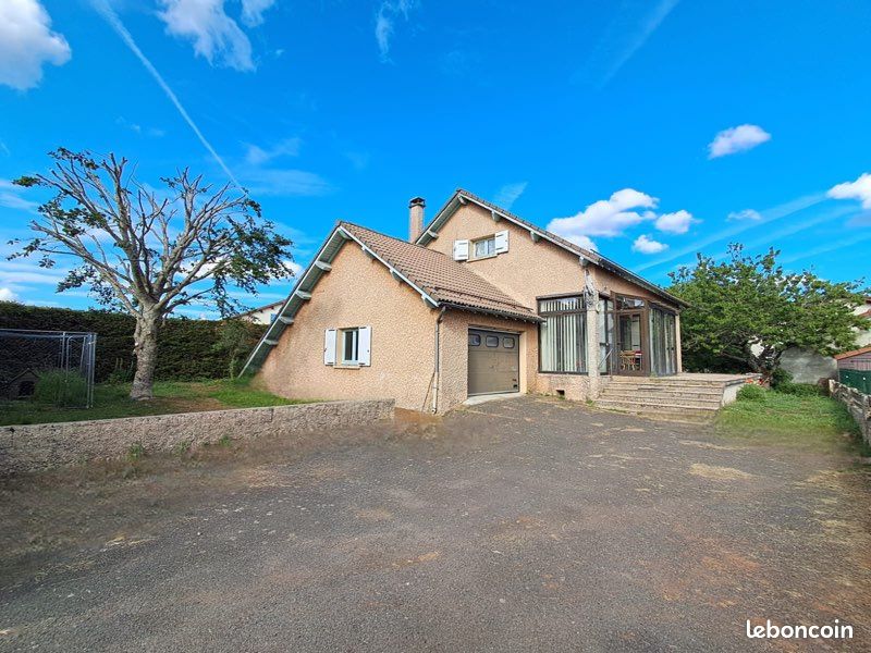 Maison 6 pièces 180 m² · à Coucouron · 180 m² · 239 000 €