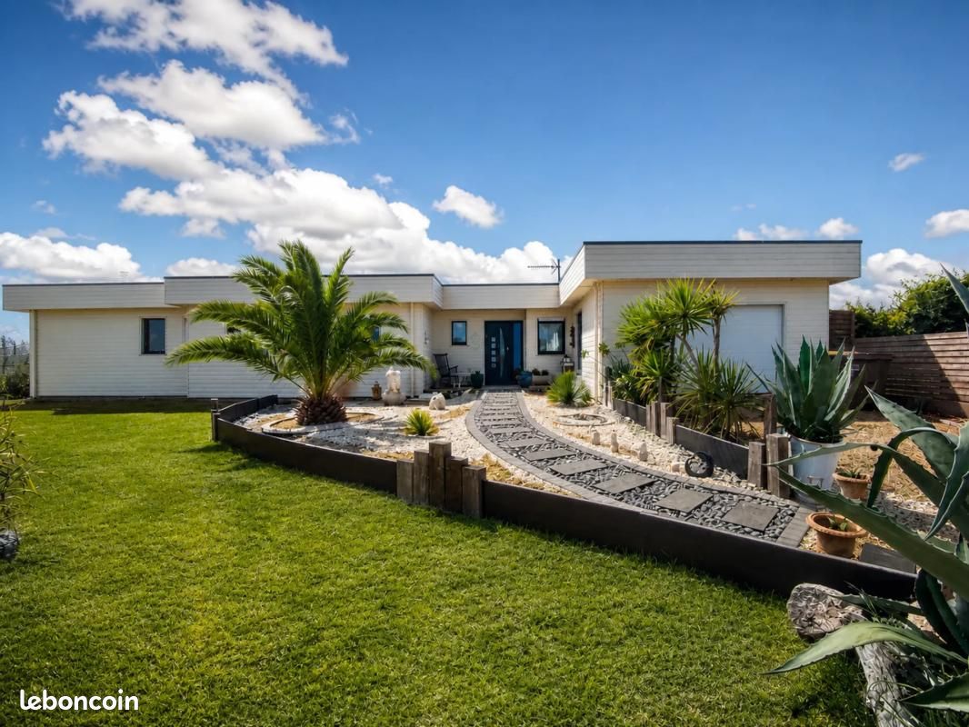 Maison 7 pièces 128 m² · à Plounévez-Lochrist · 128 m² · 588 000 €
