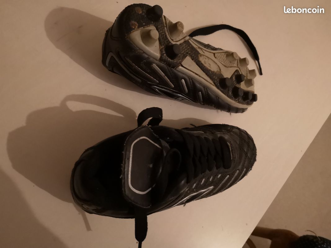 Chaussures foot, rugby, taille 32 (image 2)