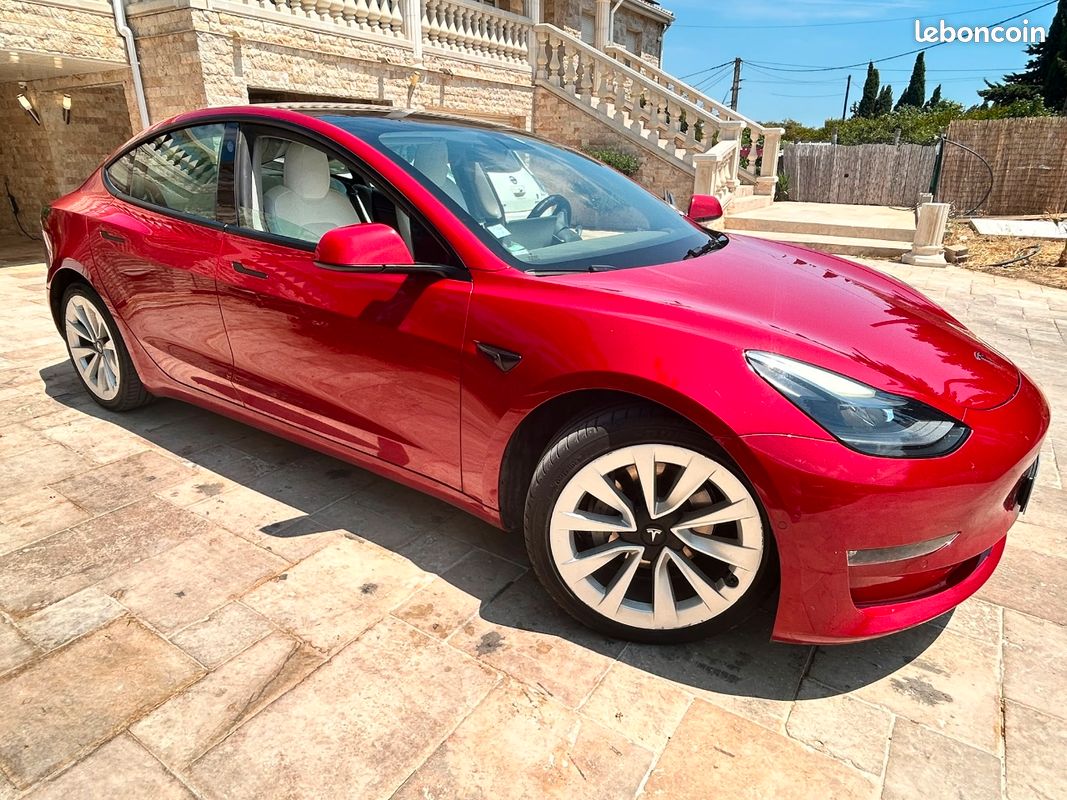 Tesla (image 1)