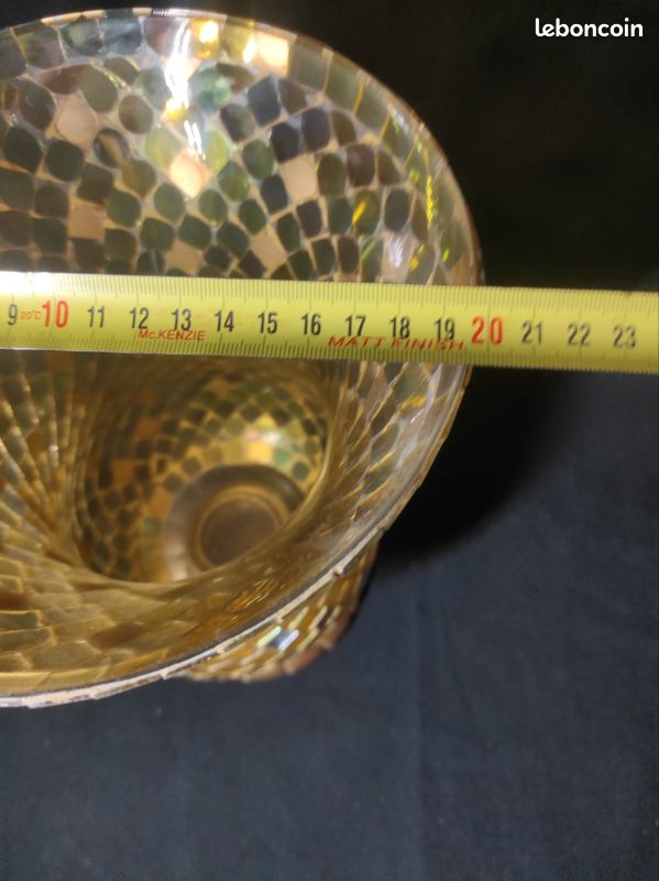 Grand vase à facette en verre (image 4)