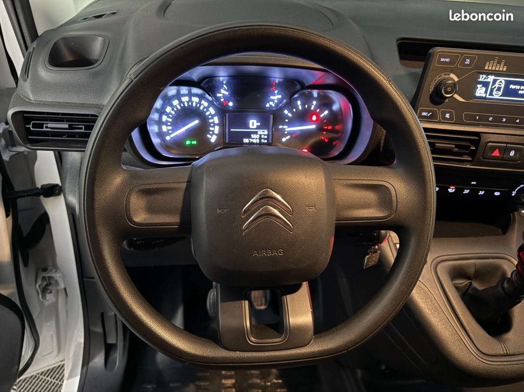 CITROEN BERLINGO Taille XL BlueHDi 130 SS BVM6 Feel (image 14)