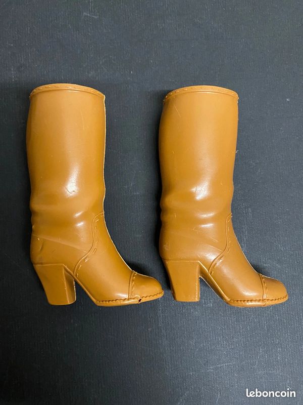 POUPEE CATHIE DE BELLA AVEC COLLANT AVEC 1 COMBINAISON VINTAGE 1970/80