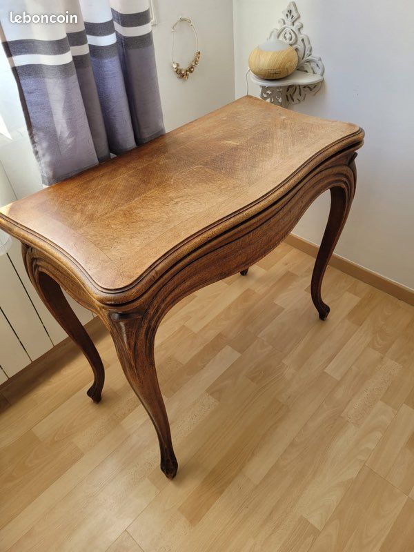 Une table de jeux antiques 19eme siècles (image 1)