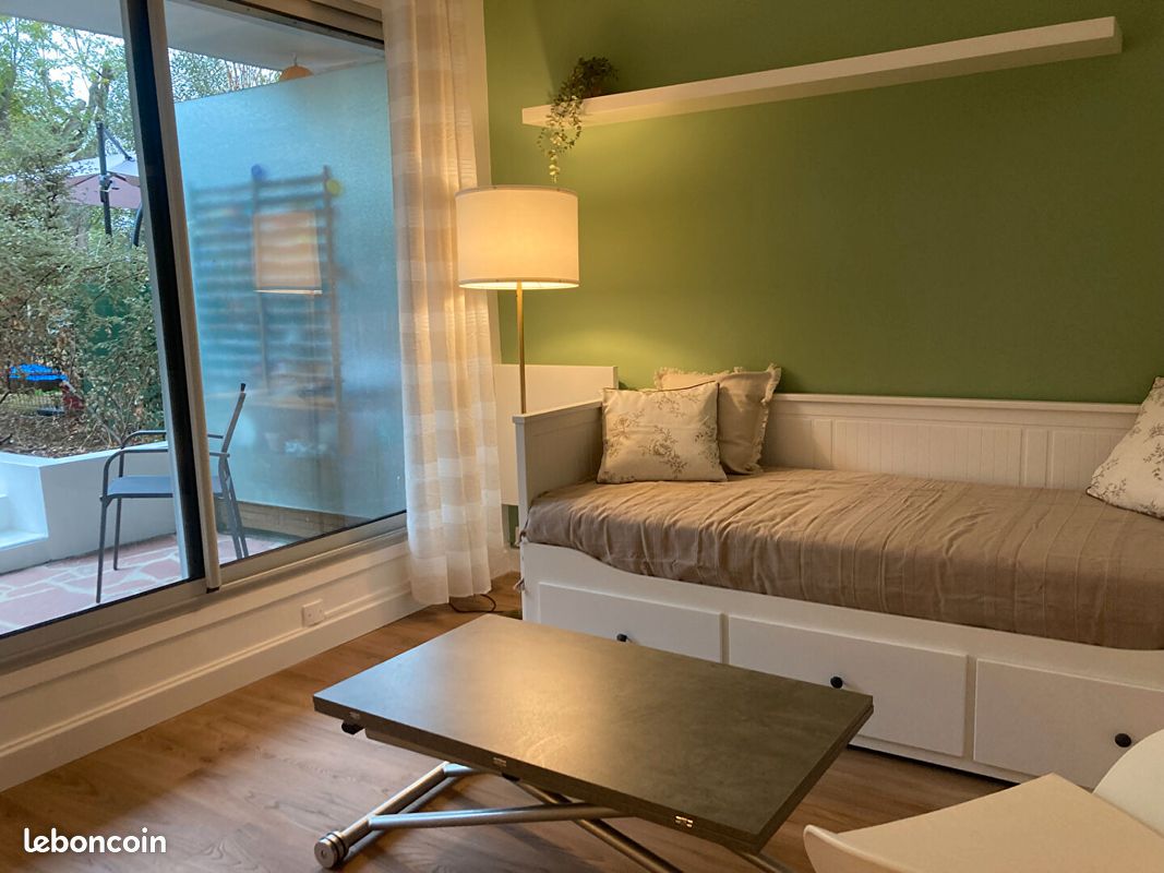 Appartement 1 pièce 20 m² · à Suresnes · 20 m² · 910 €/mois