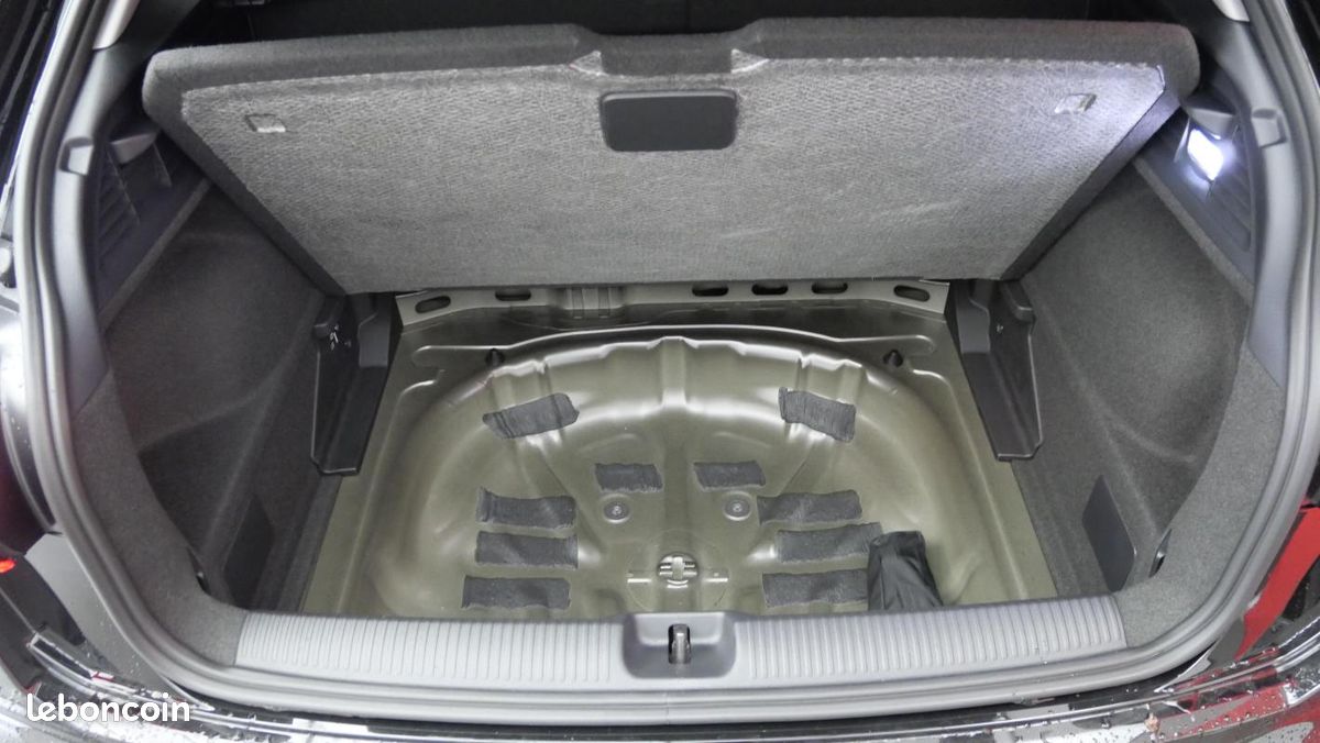 Audi Q2 35 TFSI 150 S tronic 7 Design (image 10)