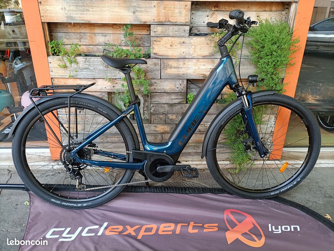 Cube Touring Velos Electrique Cube Bicycle Vendeur Velo Cube Lyon - Main Image