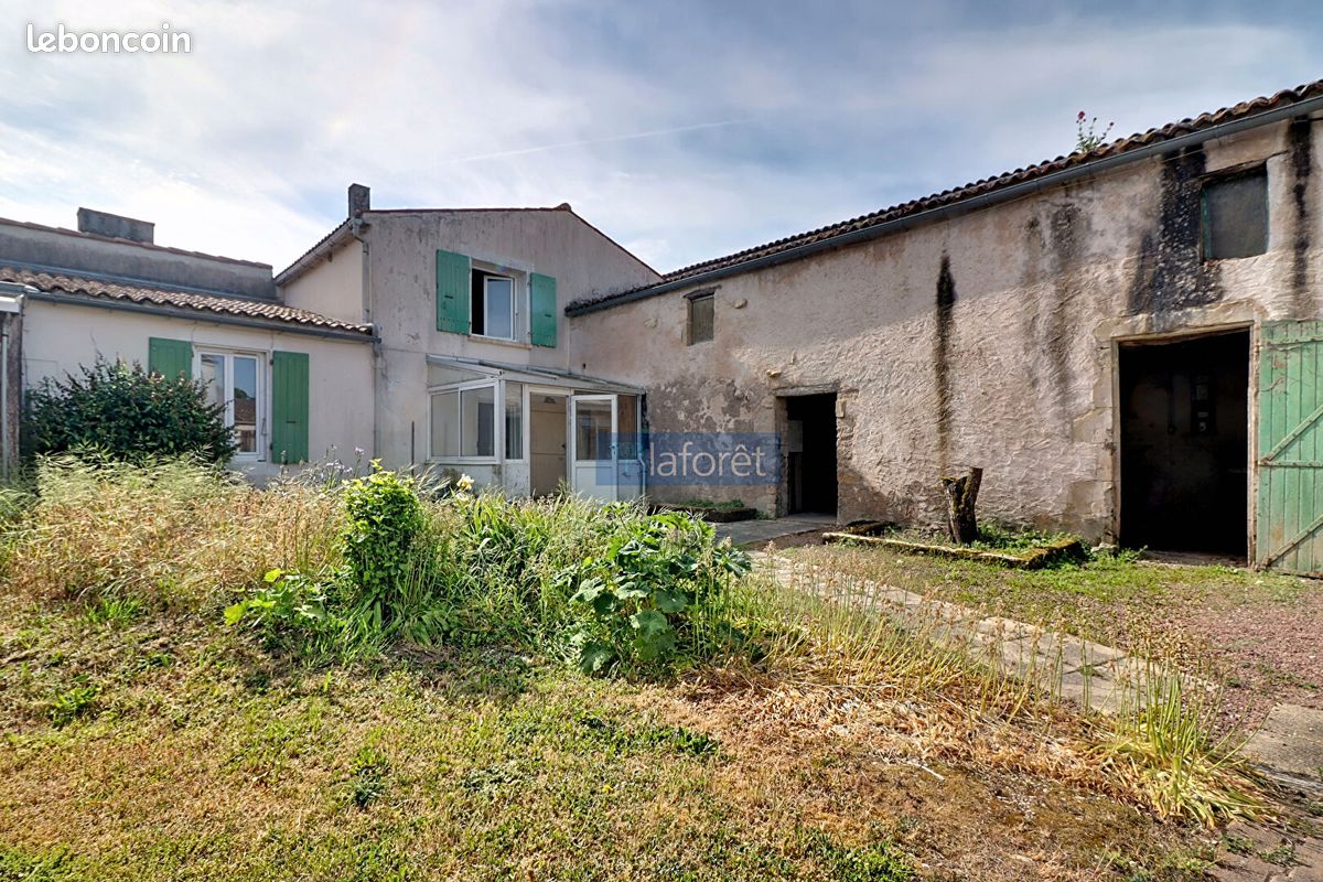 Maison 12 pièces 298 m² · à Bourgneuf · 298 m² · 399 000 €