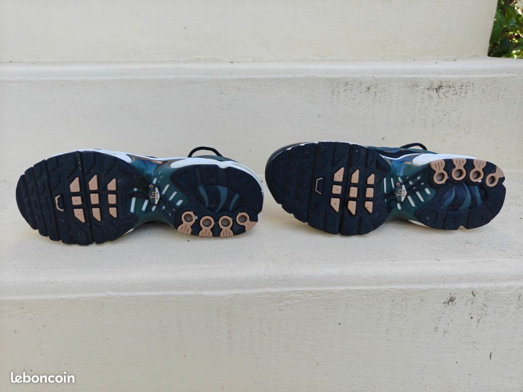 Chaussures TN 37.5 noires et vertes (image 7)