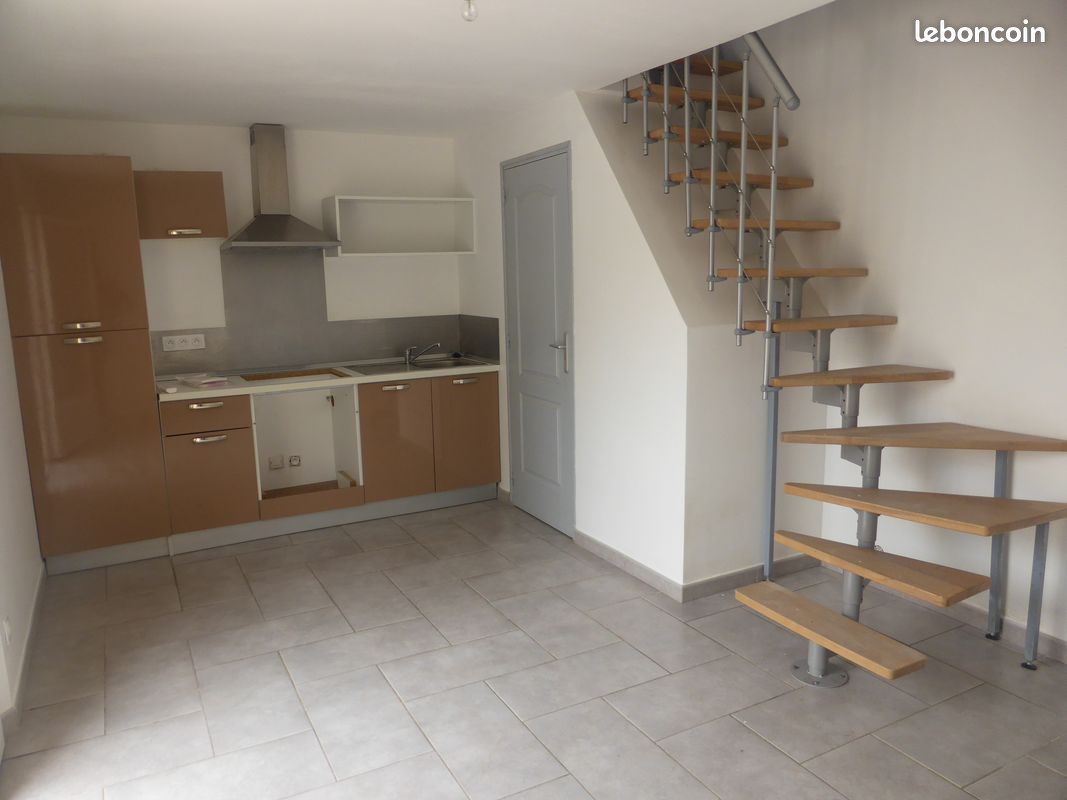 Location T2 (image 1)