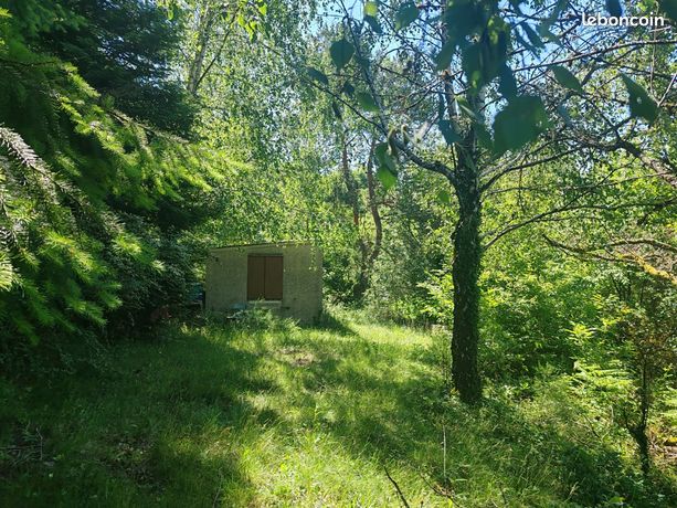 Terrain 5 800m²