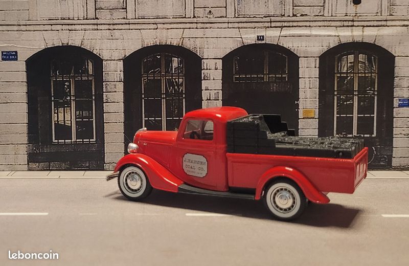 Camion Ford V8 Charbonnier Rouge Solido 1/43 - Collection L'Age D'Or - Occasion