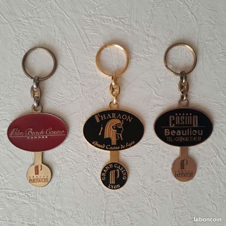 Porte-clés Souvenir Luxueux Du Casino Du Tréport : Rare Et Doré !