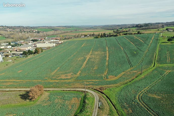 Terrain 3 337 m² Dremil Lafage