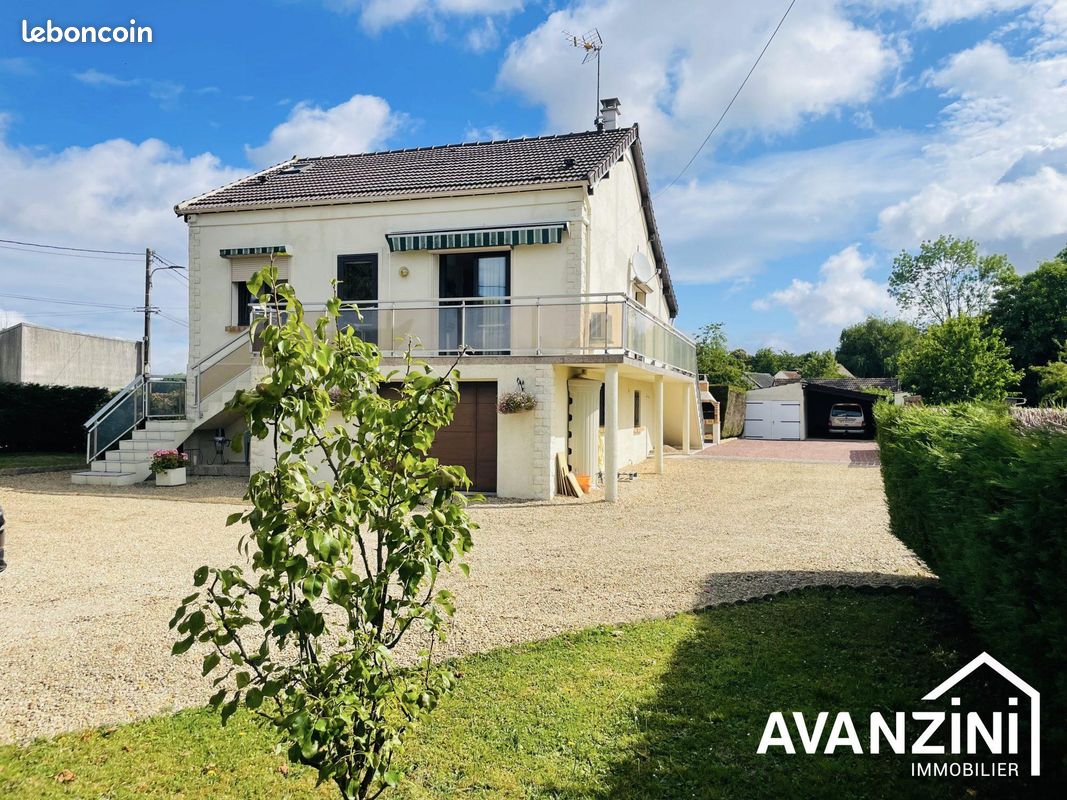Maison 6 pièces 154 m² · à Pierre-Levée · 154 m² · 299 000 €