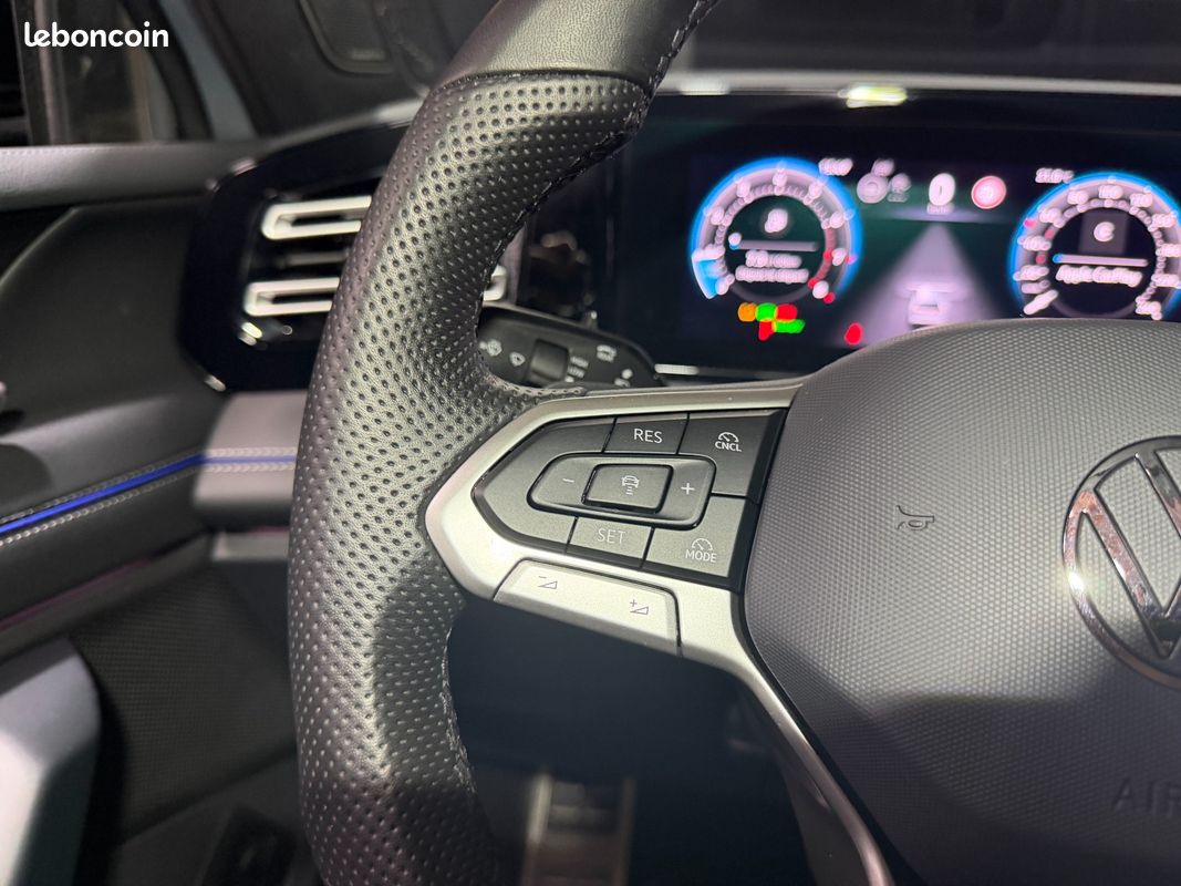 VOLKSWAGEN TIGUAN 1.5 eTSI 150ch DSG7 R-Line - Toit ouvrant / Harman Kardon / Camera 360 / Attelage (image 13)