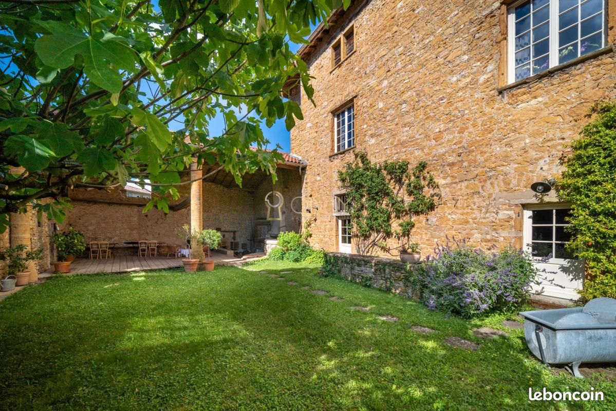 Maison 4 pièces 178 m² · à Poleymieux-au-Mont-d'Or · 178 m² · 765 000 €