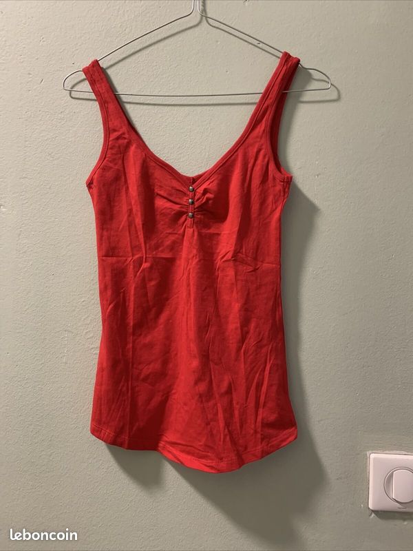 Haut Tshirt Rouge Bershka TS Neuf (image 1)
