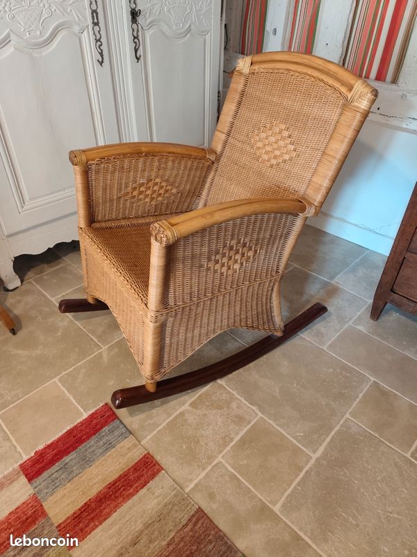 Rocking chair (image 3)