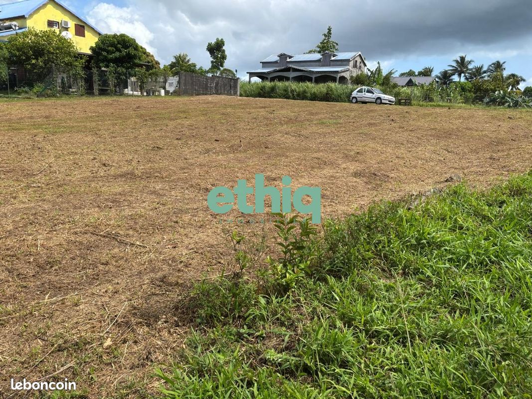 Terrain 812 m² · à Sainte-Rose · 812 m² · 131 520 €