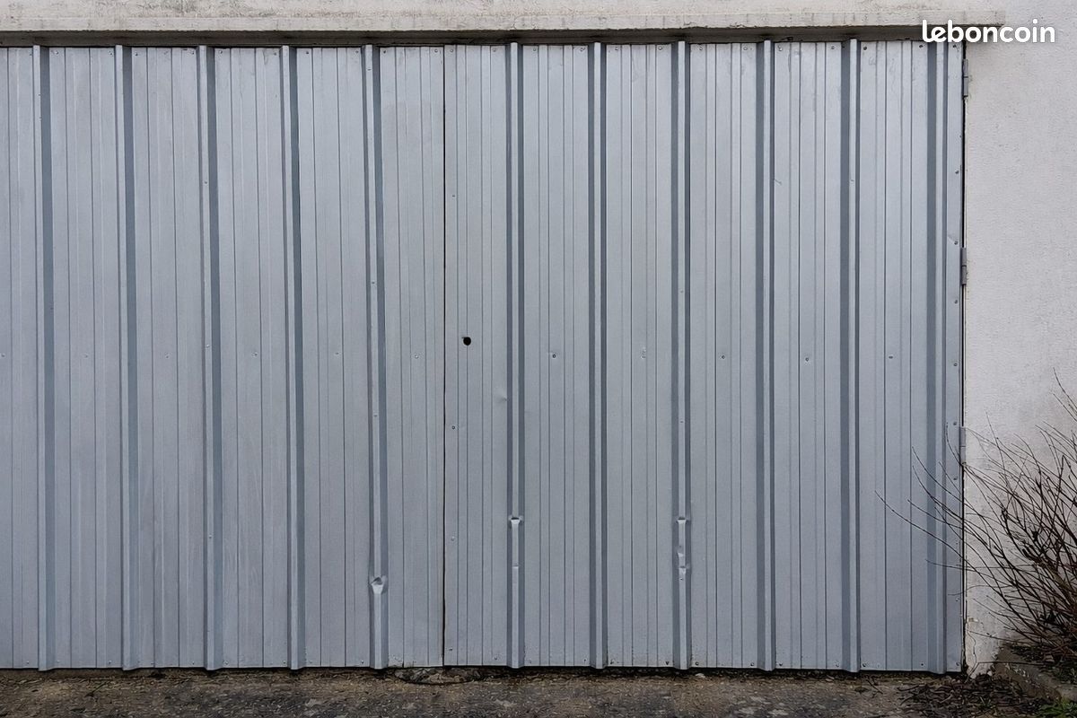 Parking 83 m² · à Louviers · 83 m² · 68 000 €