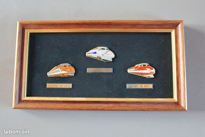 Pin's Sncf tableau 3 TGV plaque de vitesse