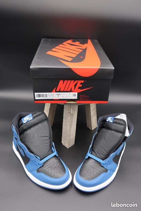 Air Jordan 1 High OG Dark Blue Marina Taille 40 EU - 7 US (image 1)