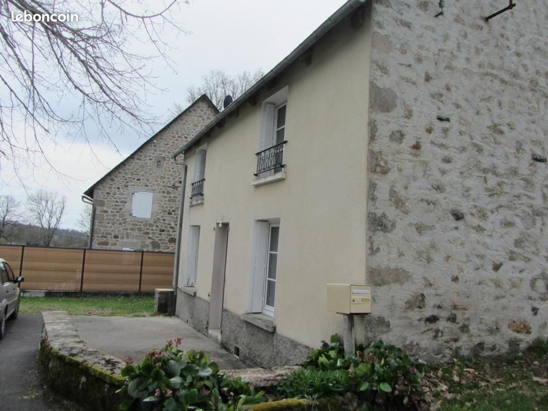 Maison 1 pièce 100 m² - Sarroux-Saint Julien 19110 Sarroux (image principale 0)