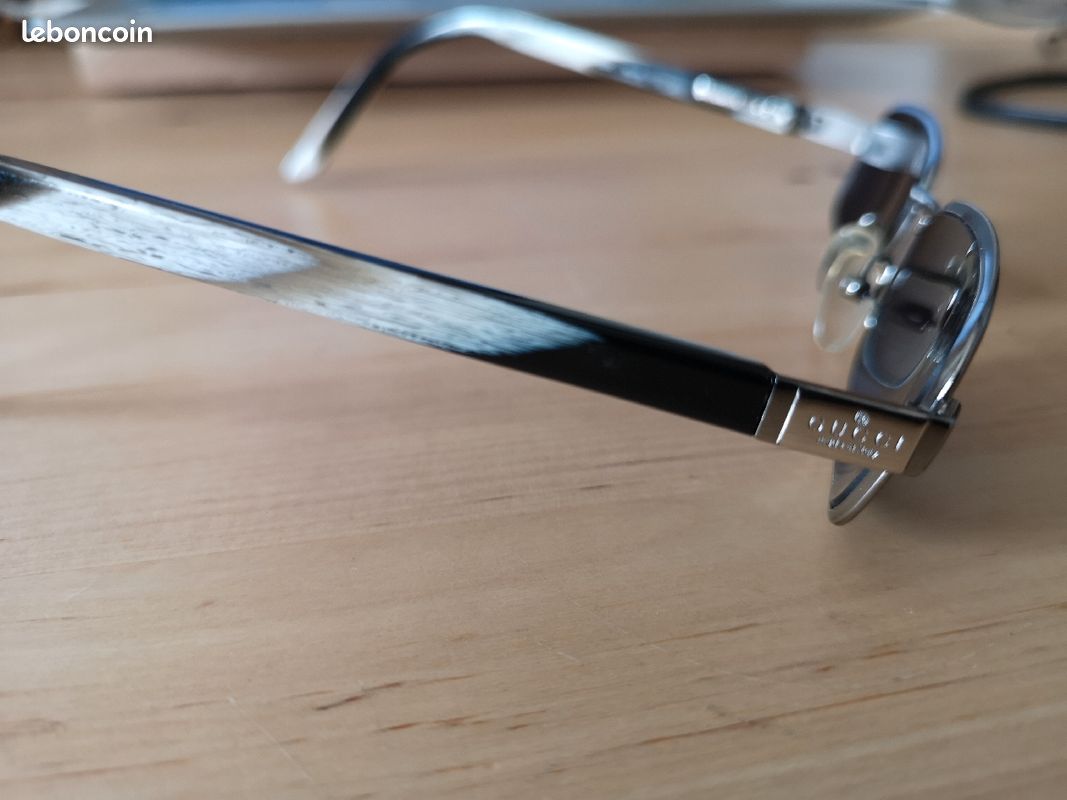 Paire de Lunettes gucci solaire (image 1)