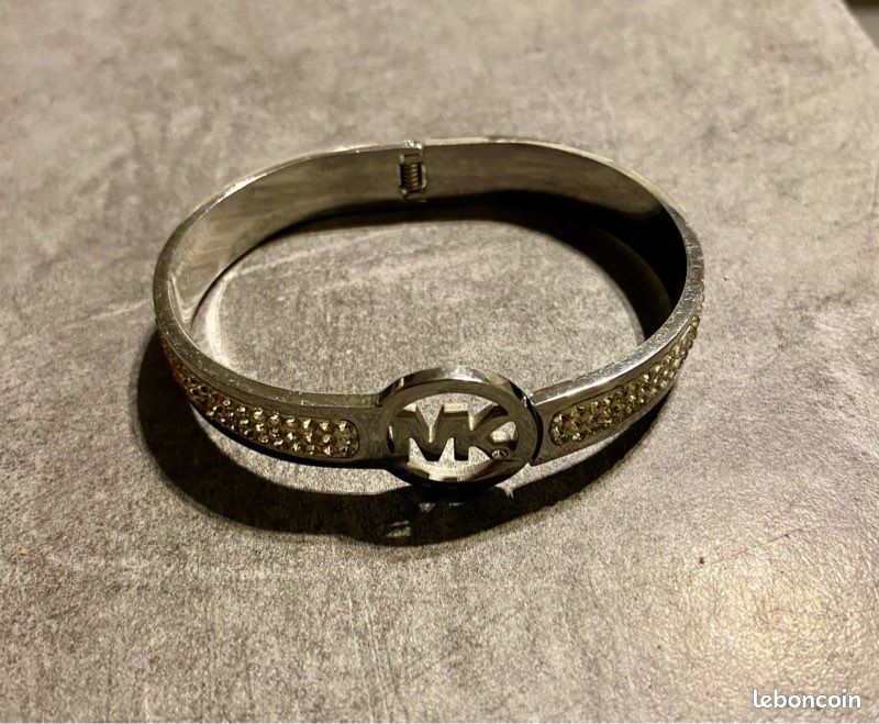 Bracelet GUESS Noir Et Doré Motif Serpent - Neuf Avec étiquettes, Bijou Tendance Et Audacieux