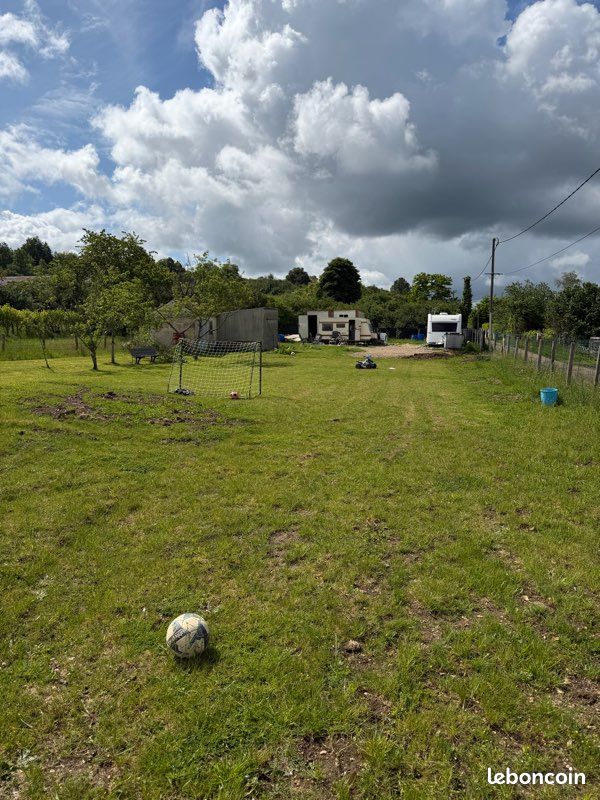 Terrain viabilisé · à Villeneuve-sur-Yonne · 35 000 €