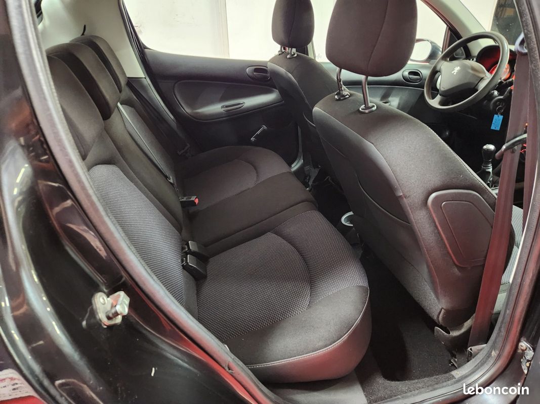 Peugeot 206+ URBAN 1L4 75CH 5 PORTES ESSENCE (image 6)