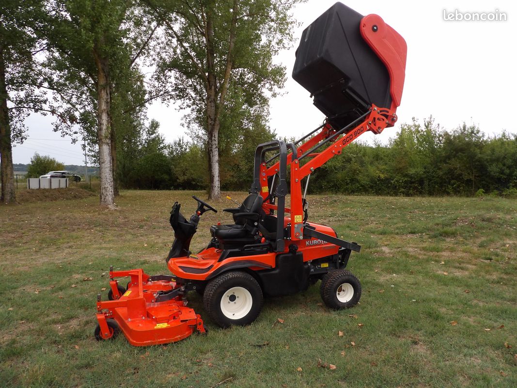 Tracteur tondeuse KUBOTA F3090 4WD de 2015 . TBE . Avec 1230 Heures . Prix 15000 HT . 18000 TTC (image 3)