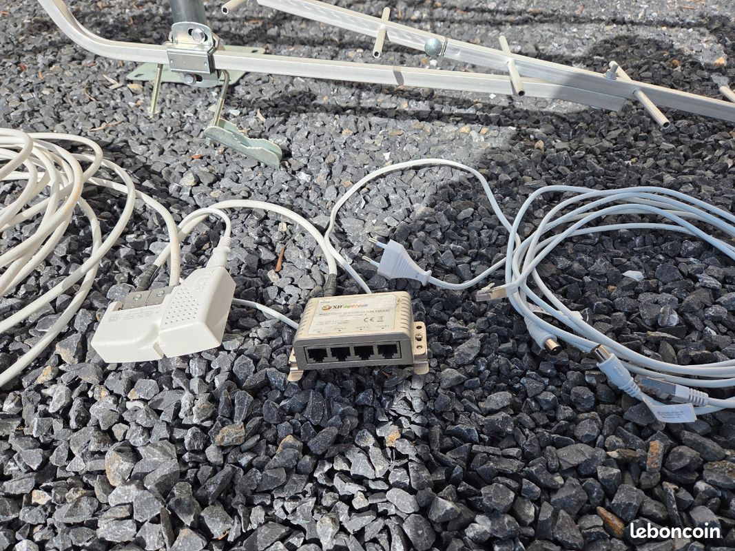Pack Antenne TNT Televes DAT HD BOSS LR - Gain 47dBi Pour LTE700 (Canaux 21-48) - Neuf