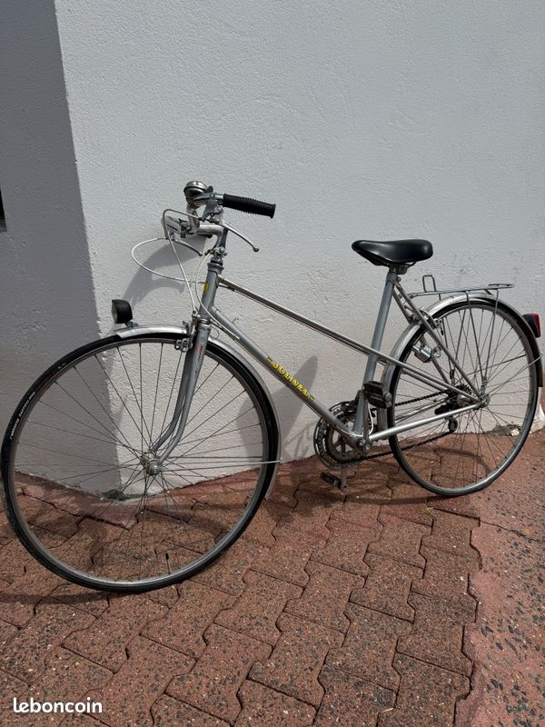 Vélo ancien (image 1)