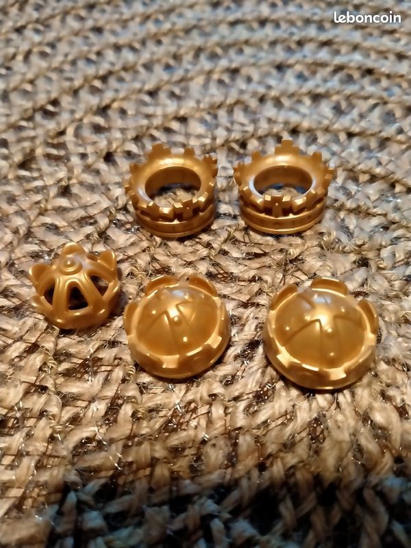 Playmobil lot d'accessoires : 5 couronnes dorées ( envoi 1,90 euro ) (image 1)