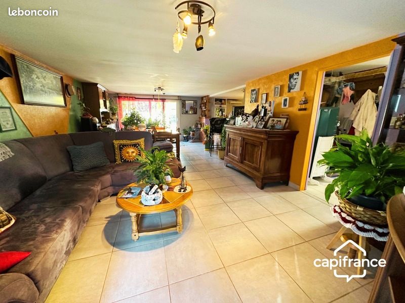 Maison 4 pièces 140 m² - Civray 86400 (image principale 5)