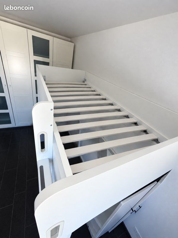 Lit en hauteur (bonne état,à négocier) IKEA (image 1)