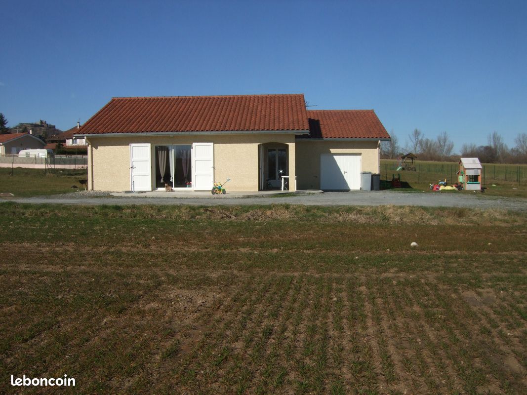 Maison 4 pièces 100 m² · à Marcilly-le-Châtel · 100 m² · 950 €/mois