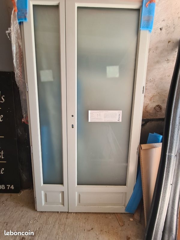 Menuiserie Bois Gris lumière (image 1)