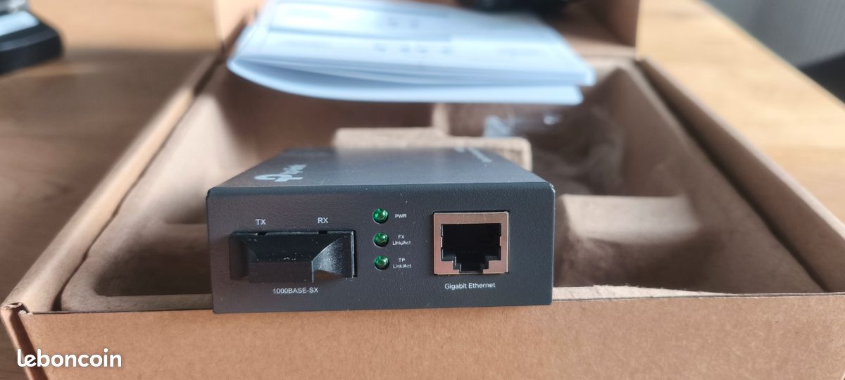 Convertisseur Média Fibre Optique vers RJ45 Gigabit - TP-Link MC200CM (image 1)