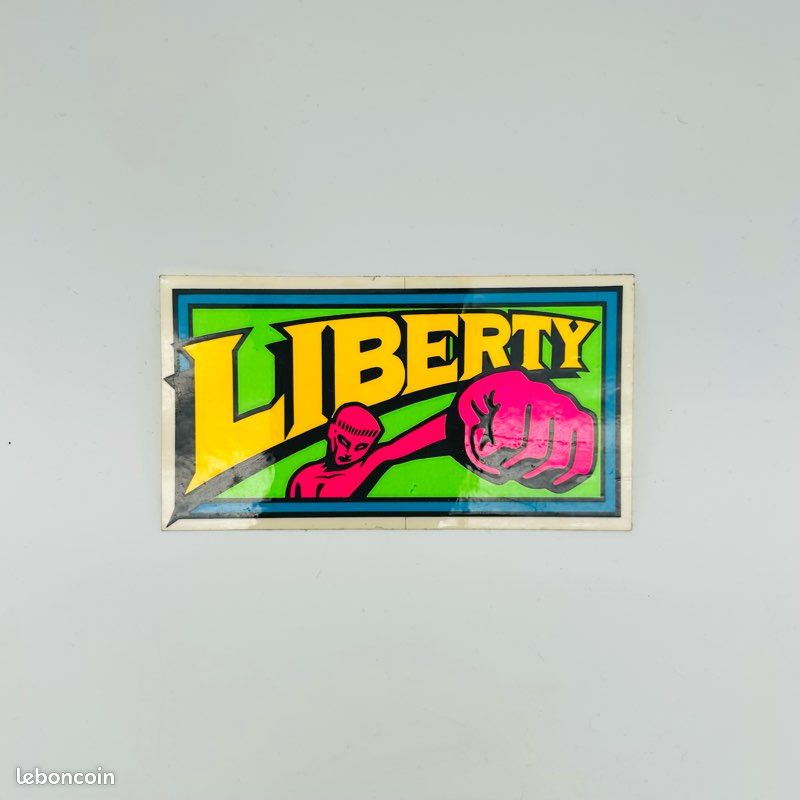 Sticker vintage original « pink fist » Liberty Skateboard, années 
